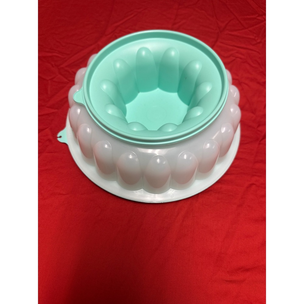 Tupperware Jel-Ring Jello Mold 3 Piece Set Mint Green Vintage Fluted Ring 6 Cup
